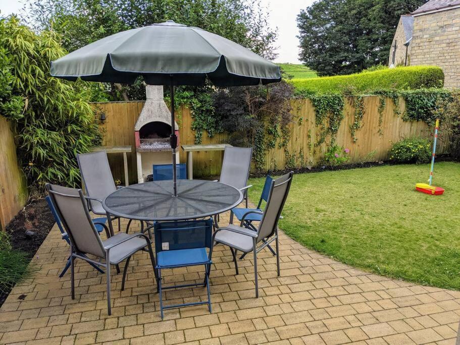 Detached 4 Bedroom Luxury Home ハリファックス エクステリア 写真