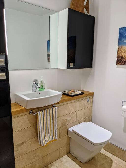 Detached 4 Bedroom Luxury Home ハリファックス エクステリア 写真